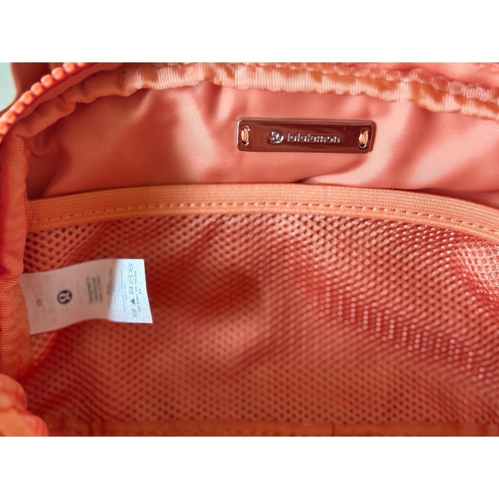 Lululemon Everywhere Belt Bag *1L
Golden Apricot / Warm Coral - Picture 12 of 12